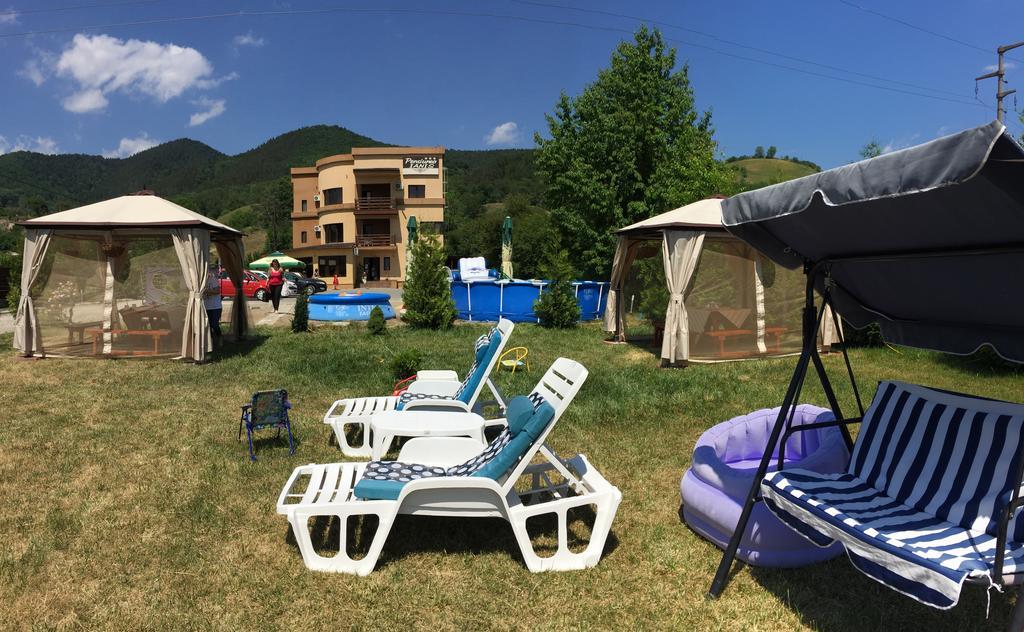 Pensiunea Ianis Piatra Neamţ Dış mekan fotoğraf